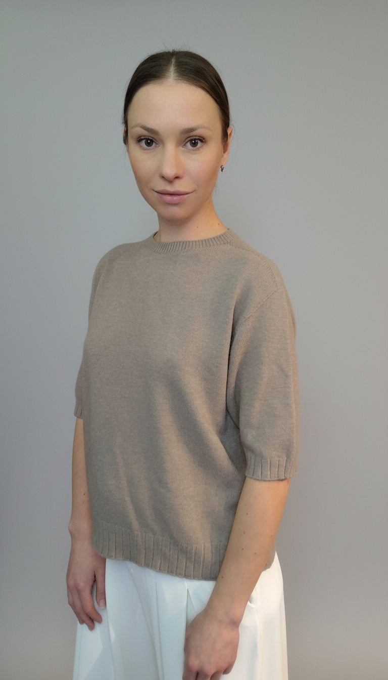 Genser med designutskjæring på ryggen