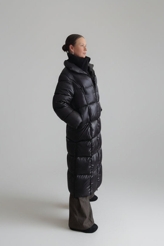 Lang dunjakke med ull strikket innsats