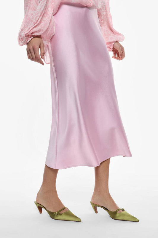 Midi utsvinget skjørt i ensfarget stoff med middels høyt liv