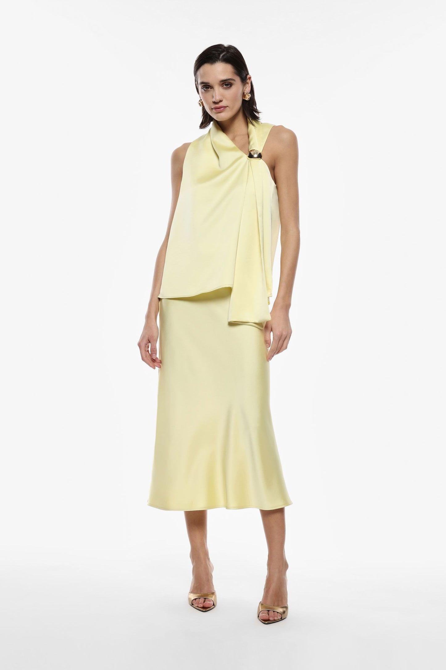 Midiskjørt, enkelt, utsvingt med medium midje