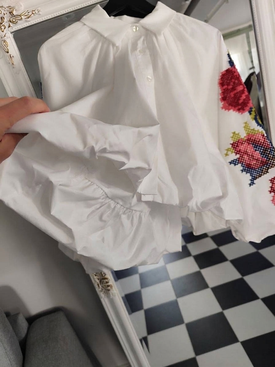 Oversized Bomullsskjorte med Ballongfald og Rosebroderi