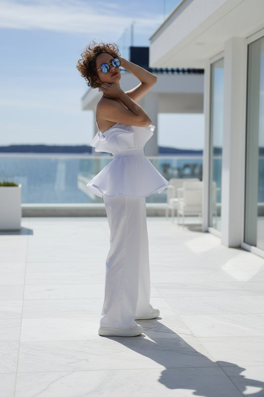 Elegant Jumpsuit med Peplum og Vide Ben — Hvit