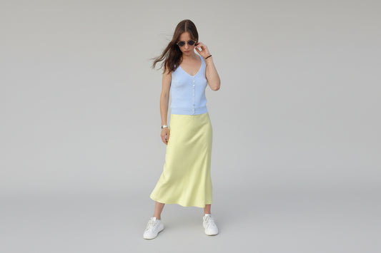 Midiskjørt, enkelt, utsvingt med medium midje