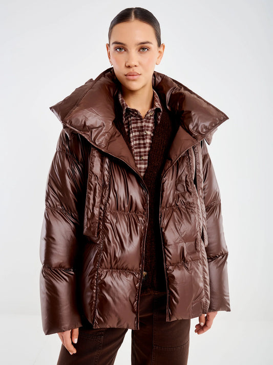 Kort dunjakke med maxi-hette