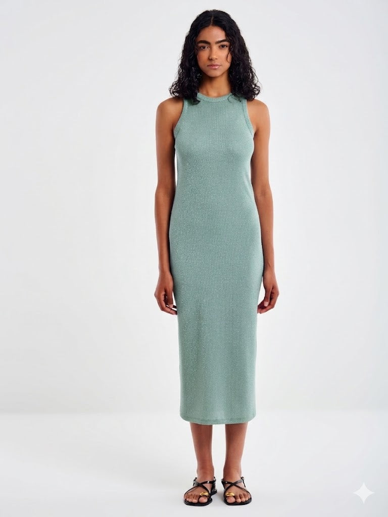 Ribbestrikket Halterneck-kjole med Lurex