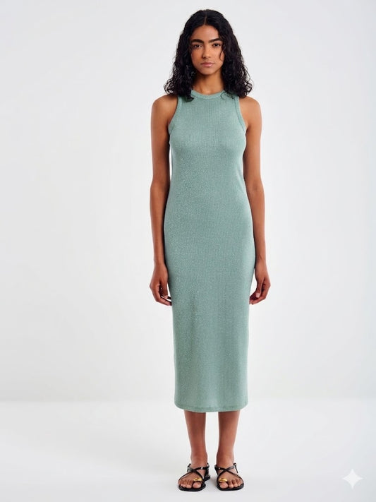 Ribbestrikket Halterneck-kjole med Lurex