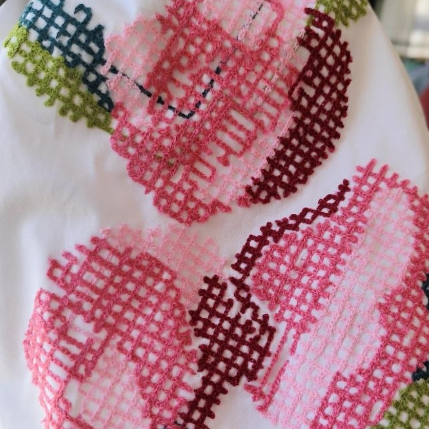 Oversized Bomullsskjorte med Ballongfald og Rosebroderi